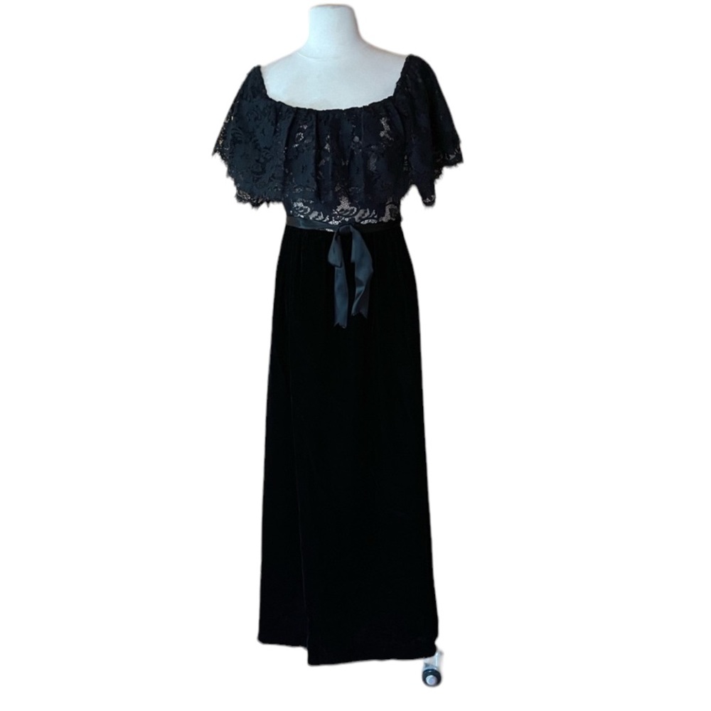 1970s Lee Jordan Lace & Velvet Skirt Evening Gown